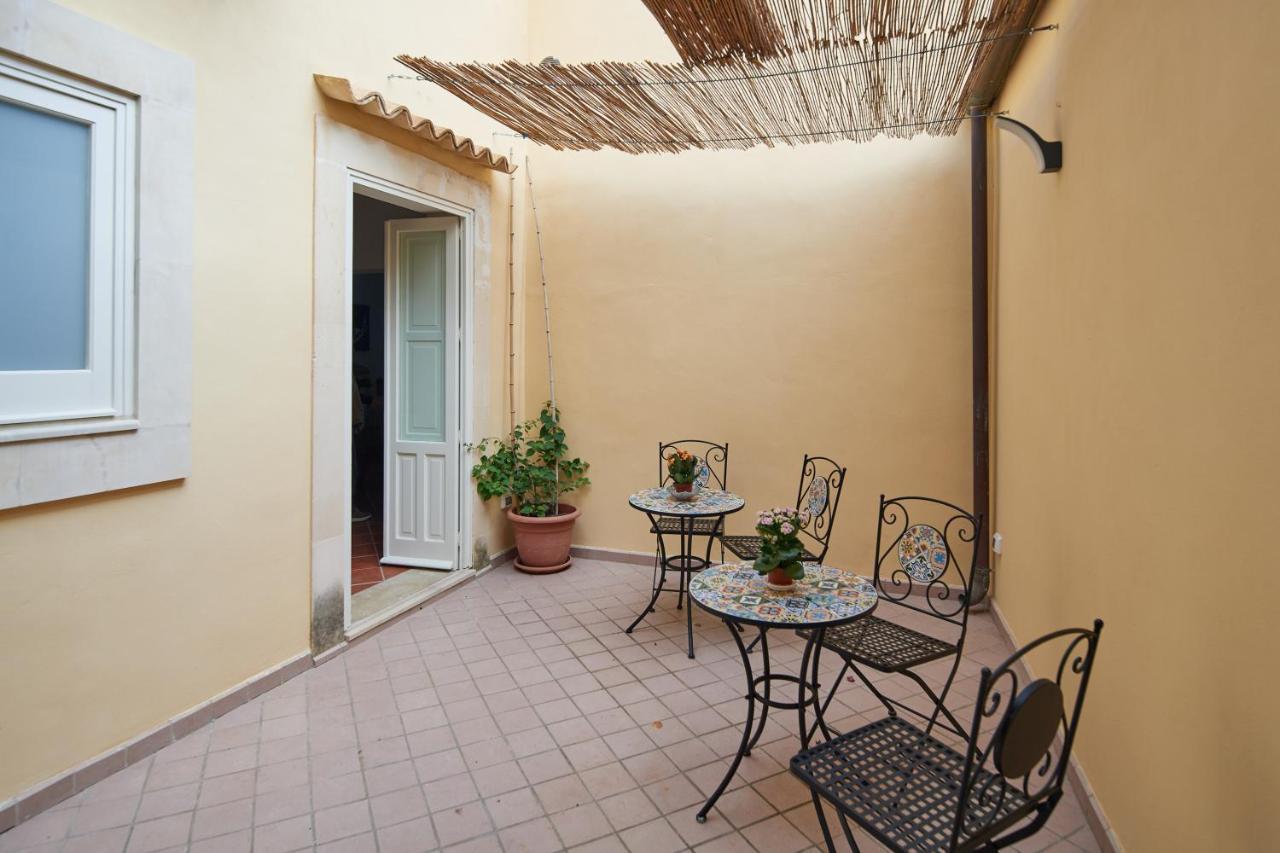 Galleria Del Duomo Bed & Breakfast Syracuse Exterior photo